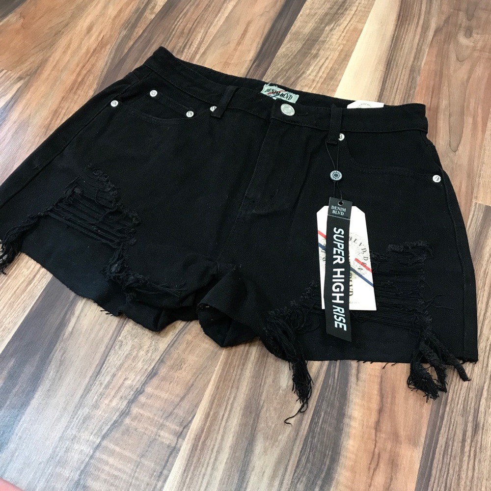‼️ High Waist Black Ripped Jean Denim Shorts - Picture 3 of 7